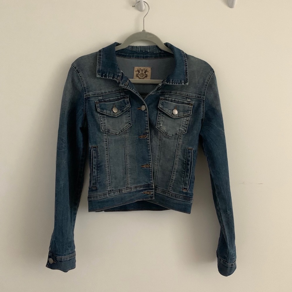 Crop denim jacket